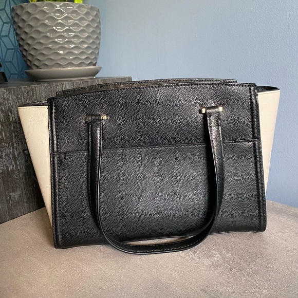 SOLD ✨ Price Drop ✨ Kate Spade Hayden Crossbody Satchel - Picture 2 of 6